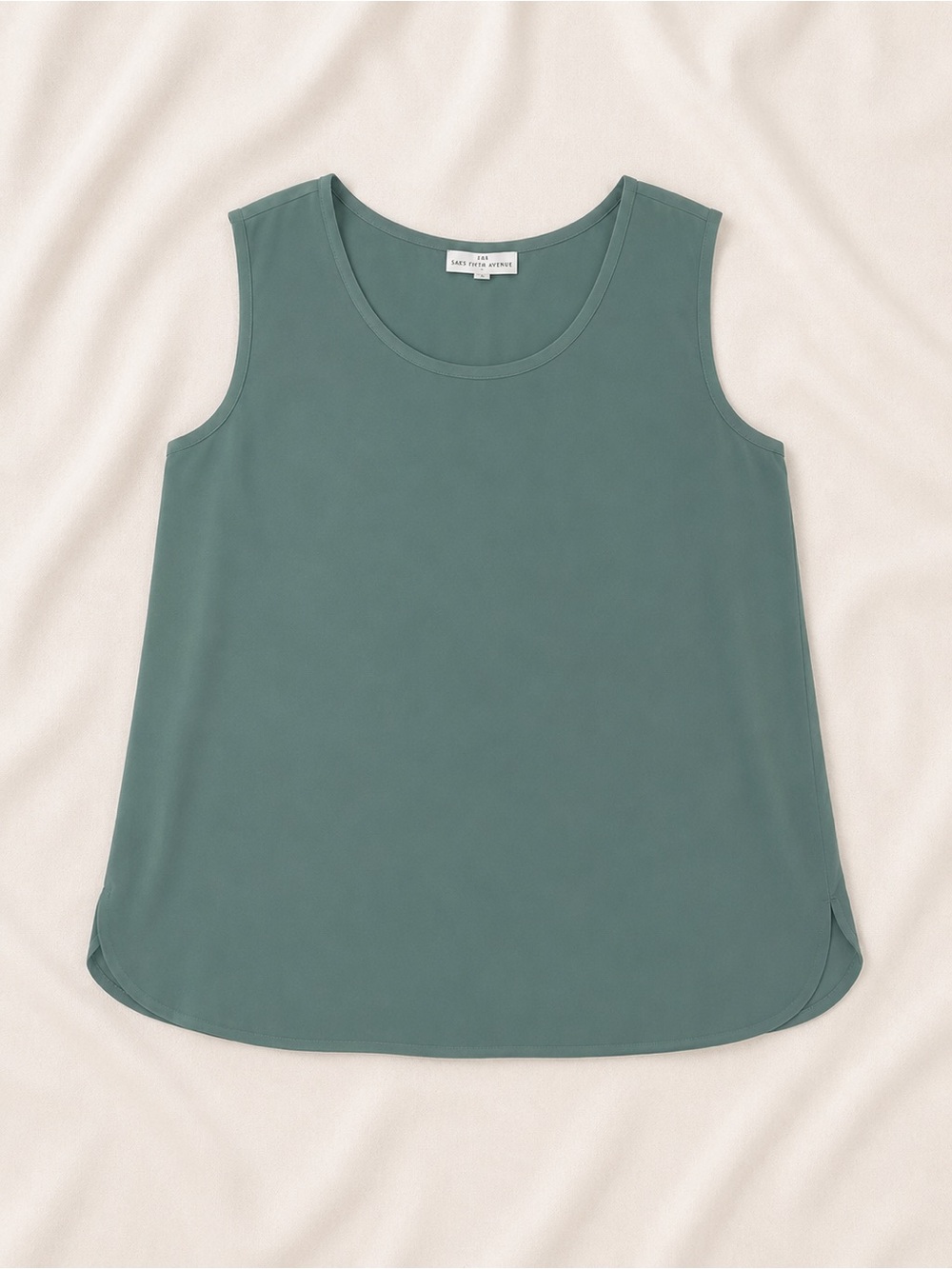 Saks fifth avenue women’s top size LARGE dark green